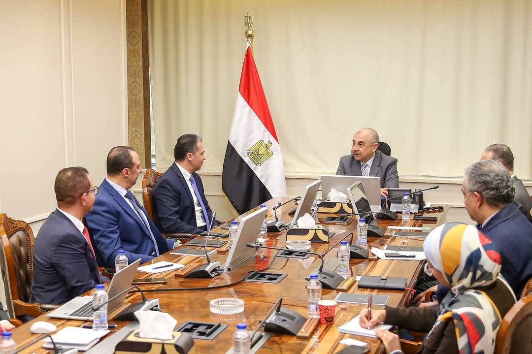 وزير قطاع الأعمال يبحث مع "سيمنس" تعزيز استخدام الأنظمة الذكية والحلول التكنولوجية