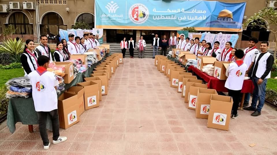 الكنيسة الأرثوذكسية تجهز شاحنة مساعدات لأهالى غزة - الخبر لايف