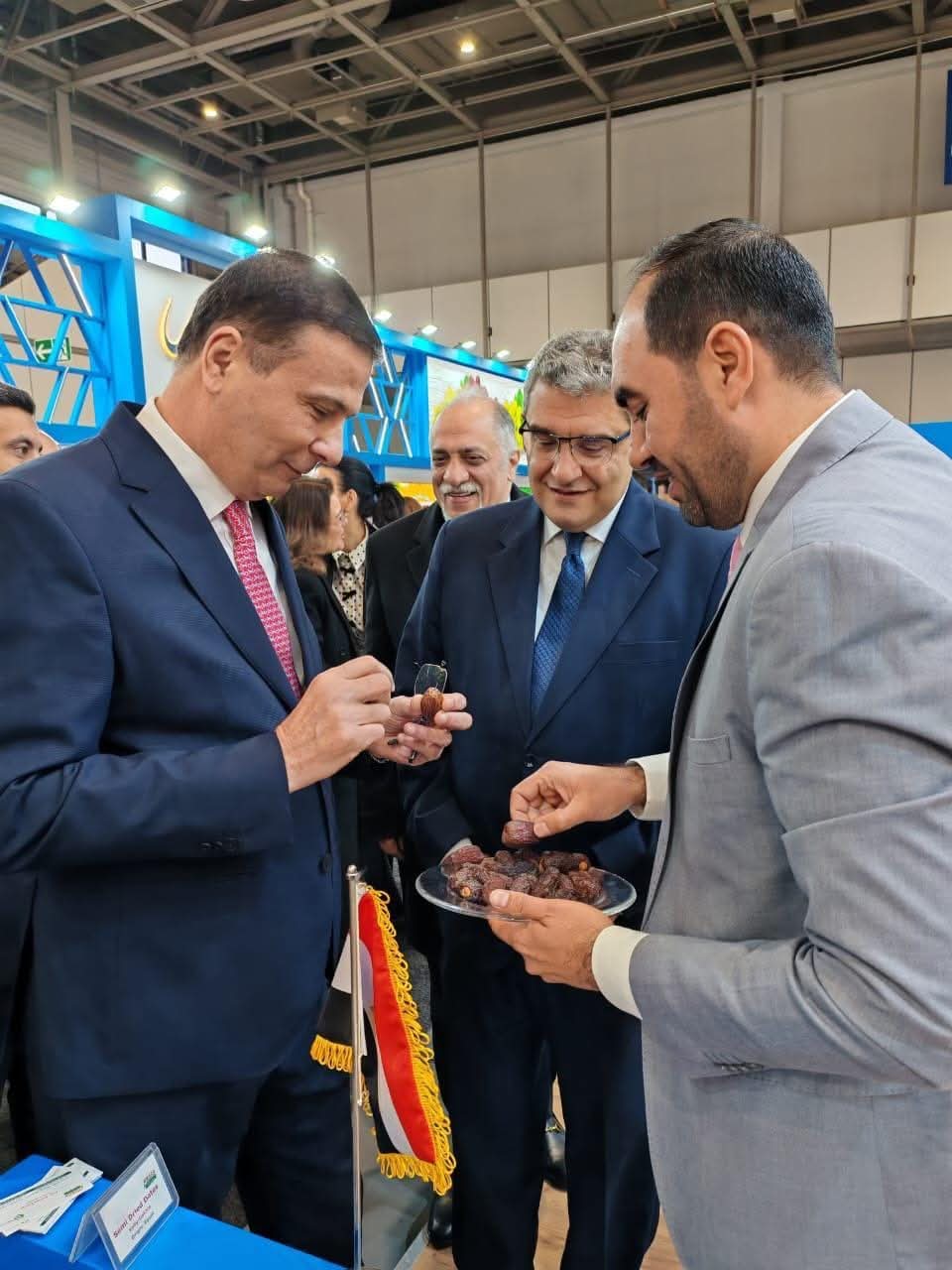 وزير الزراعة: الحكومة توفر كافة أشكال الدعم والتسهيلات للمزارعين والمصدرين