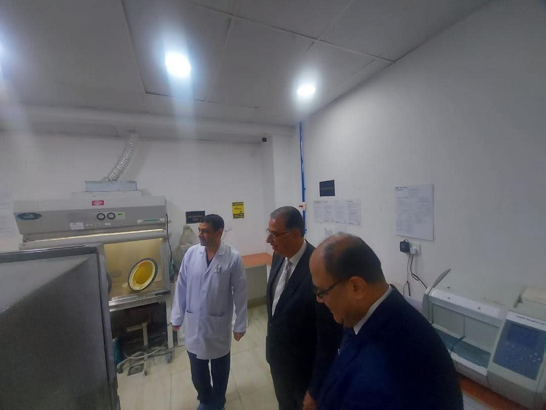 نائب وزير الخارجية يزور المستشفى القبطي بزامبيا ويلتقى الأطباء والصيادلة المصريين 