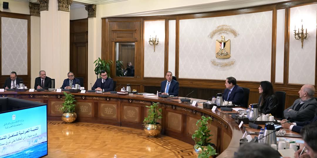 رئيس الوزراء يستعرض تنمية الساحل الشمالى الغربى مع المستثمرين السياحيين