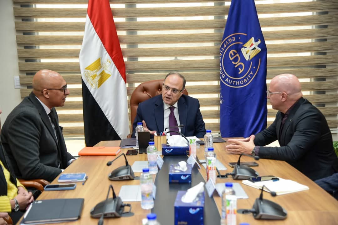 رئيس هيئة الدواء المصرية يستقبل ممثلى شركة أسبن الدو