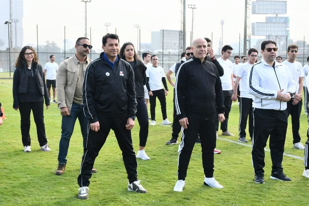 وزير الرياضة يشارك المتدربين ببرنامج الدبلوماسية الشبابية في يوم رياضى