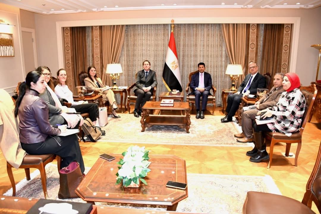 وزير الرياضة يبحث التعاون المشترك وتبادل الخبرات مع وفد هولندى