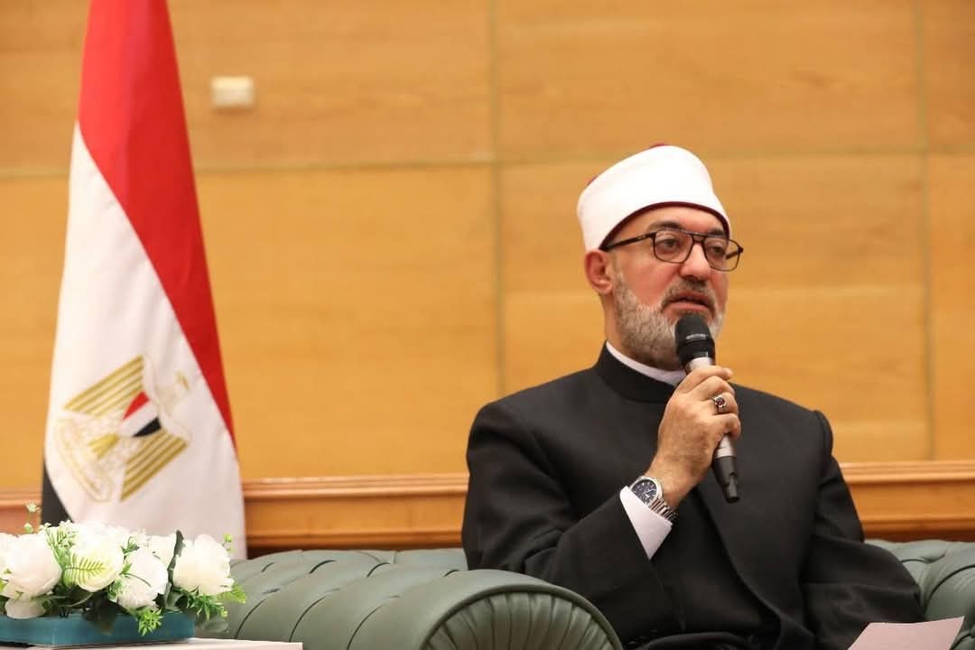 مفتى الجمهورية :ضرورة تعزيز المعرفة والنضج الفكرى فى ظل انتشار المنصَّات الرقمية