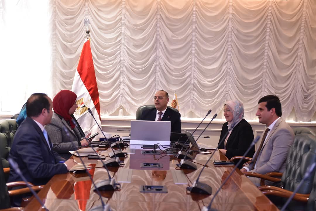 وزير العمل يلتقى الأمين العام لصندوق تطوير التعليم