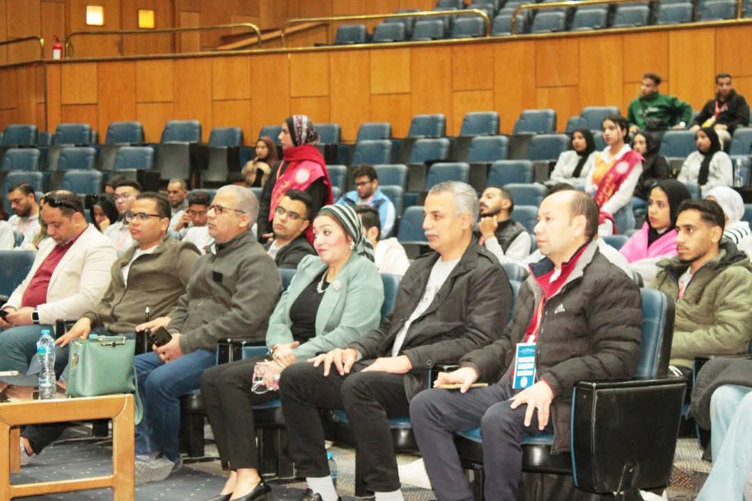 جامعة أسيوط تنظّم محاضرة .. عن فنون «الإتيكيت» والبروتوكول