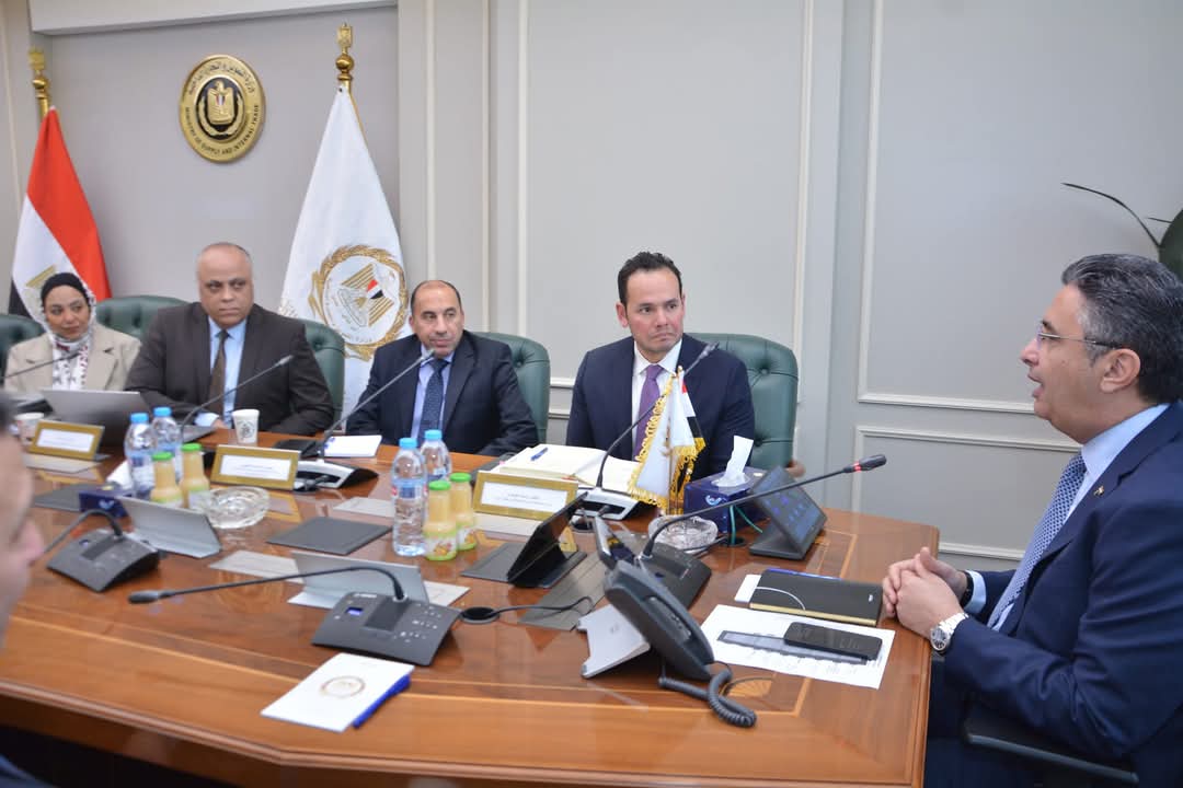 وزير التموين يبحث مع رئيس مركز المعلومات تطوير منظومة مراقبة الأسعار