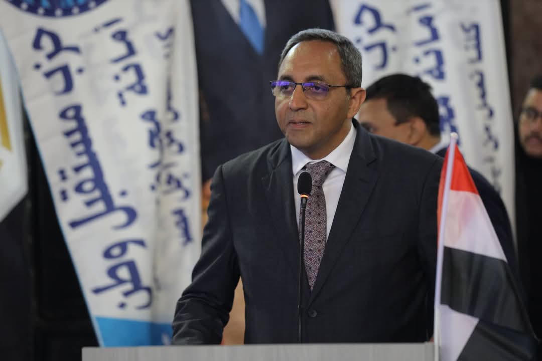 محافظ قنا يشهد توزيع 100 جهاز عروس