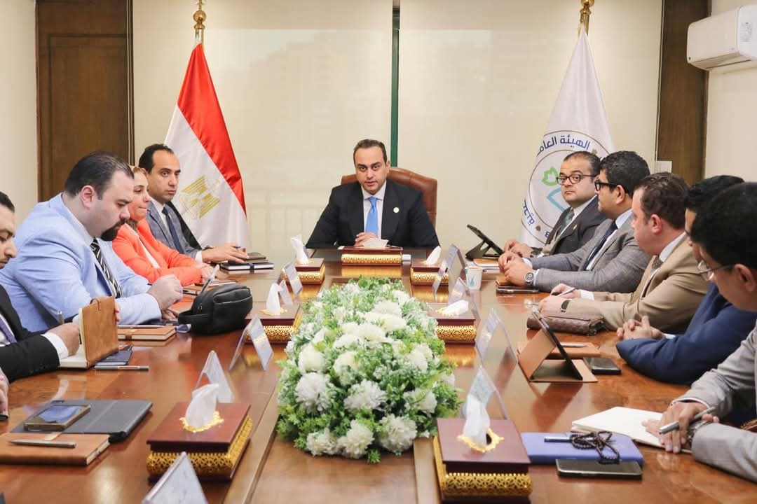 السبكى يلتقى قيادات الرعاية الصحية ورؤساء الأقاليم ومدراء الأفرع بمحافظات التأمين الصحى