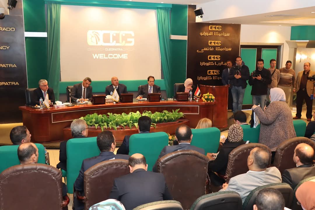الوزير:نعاهد الرئيس والشعب بالنهوض بتحويل مصر لمركز صناعى إقليمى