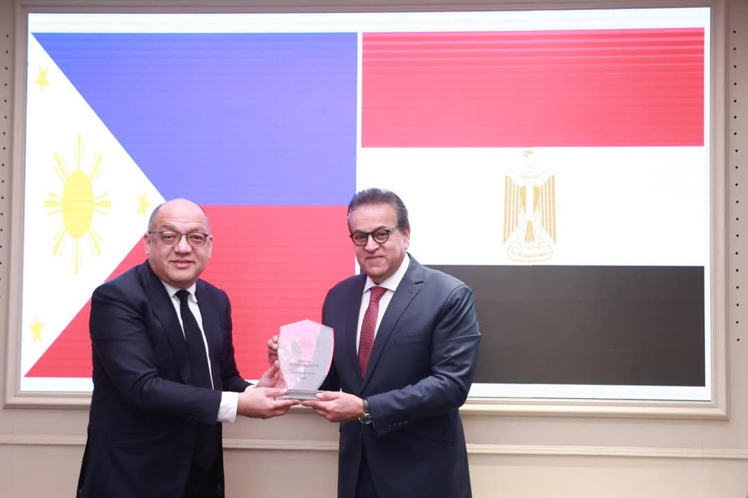 وزير الصحة يبحث مع سفير الفلبين سبل تعزيز التعاون