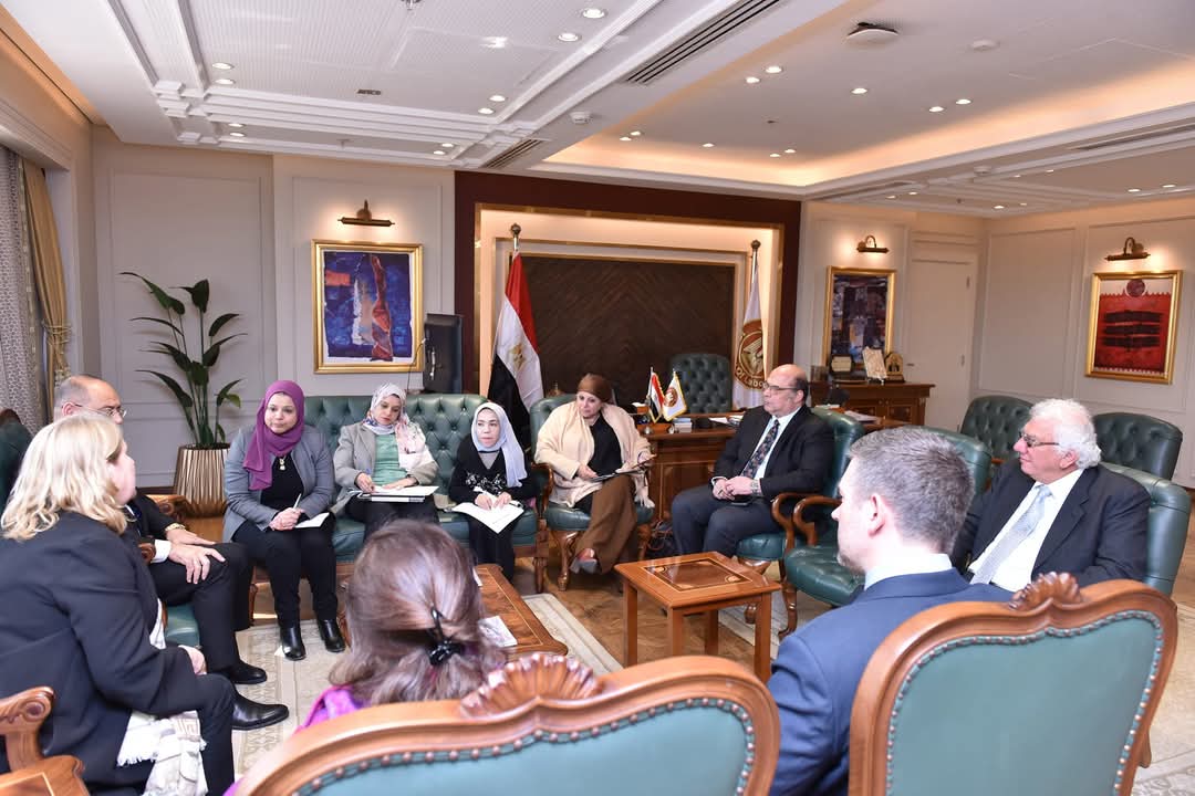 وزير العمل يبحث مع الغرفة الألمانية العربية للصناعة والتجارة بالقاهرة..تفعيل التعاون وتبادل الخبرات