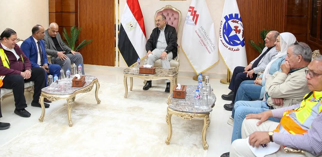وزير قطاع الأعمال يتفقد النصر للتعدين بإدفو