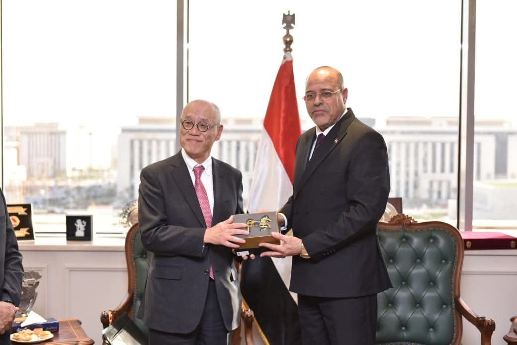 وزير العمل يبحث مع السفير اليابانى تأهيل الأيدى العاملة