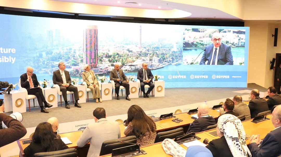 وزير قطاع الأعمال : مشروعات عديدة للشركات التابعة فى تحسين كفاءة الطاقة بالمنشآت الصناعية