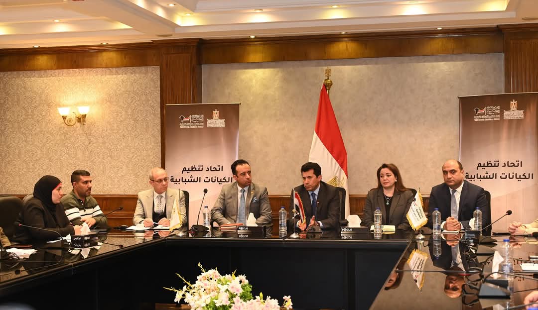 وزير الرياضة يشهد البرنامج التدريبى لتأهيل منسقى الكيانات الشبابية بالمحافظات  - الخبر لايف
