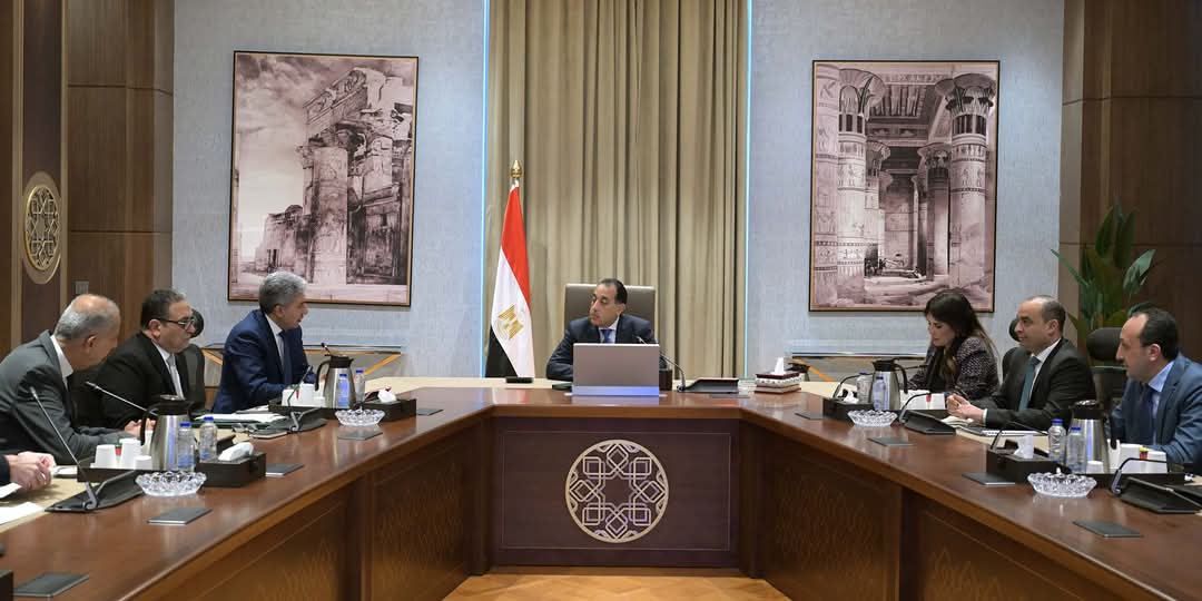 مدبولى: المشروعات الجاري تنفيذها بمنطقة الأهرامات تجعلها أكثر جذباً للسائحين وجميع الزائرين