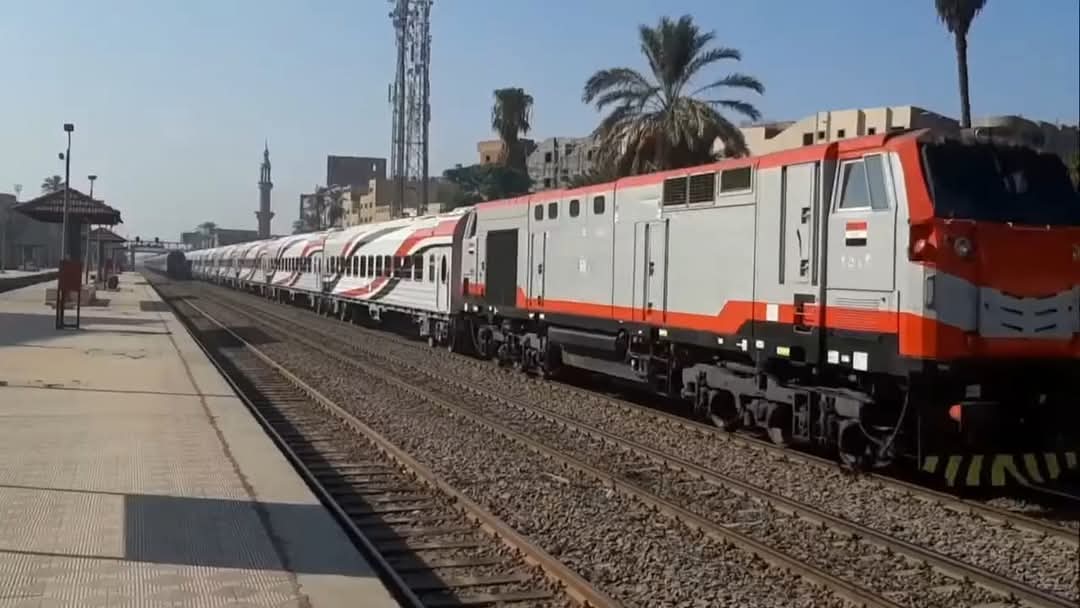 السكة الحديد : تعديل تركيب قطارى 915 / 900 على خط القاهرة / الإسكندرية والعكس