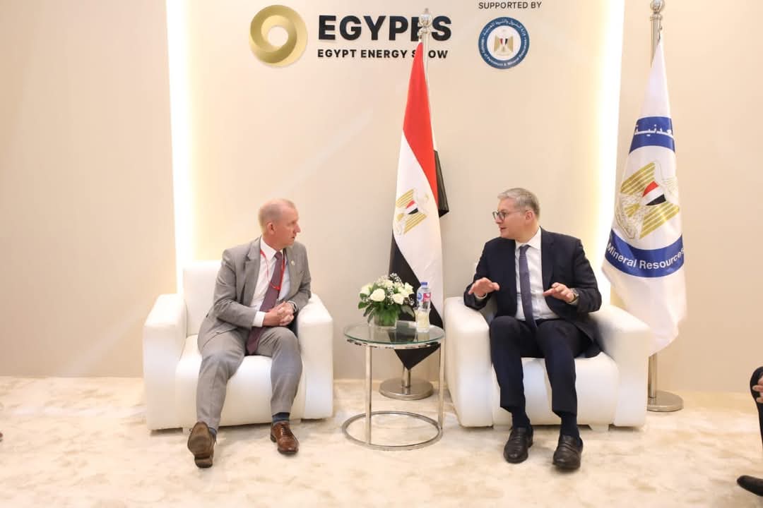 وزير البترول يلتقى كبار مسئولى شركة هاليبرتون العالمية