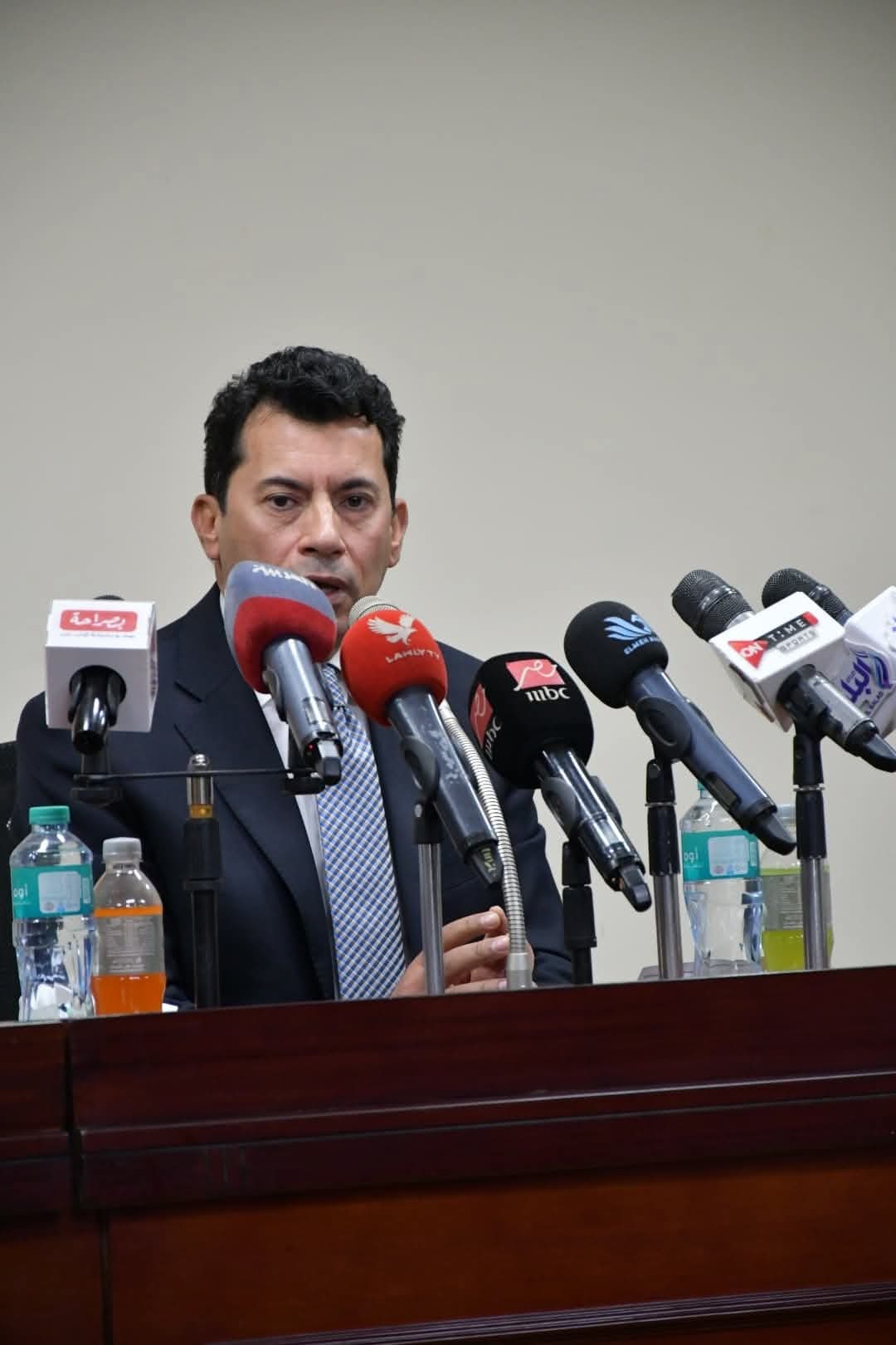 ستاد القاهرة جاهز لمباراة القمة.. ووزير الرياضة: تطوير شامل وفق أحدث المعايير العالمية
