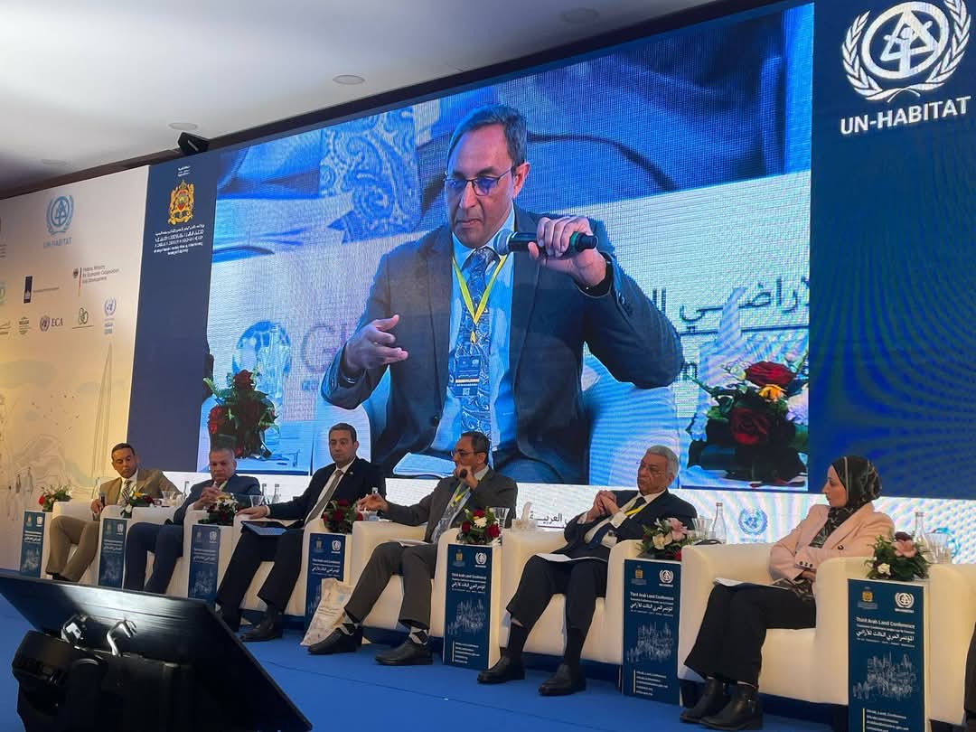 محافظ قنا يستعرض تجربة مصر في التنمية الحضرية بالمؤتمر العربي للأراضي بالمغرب