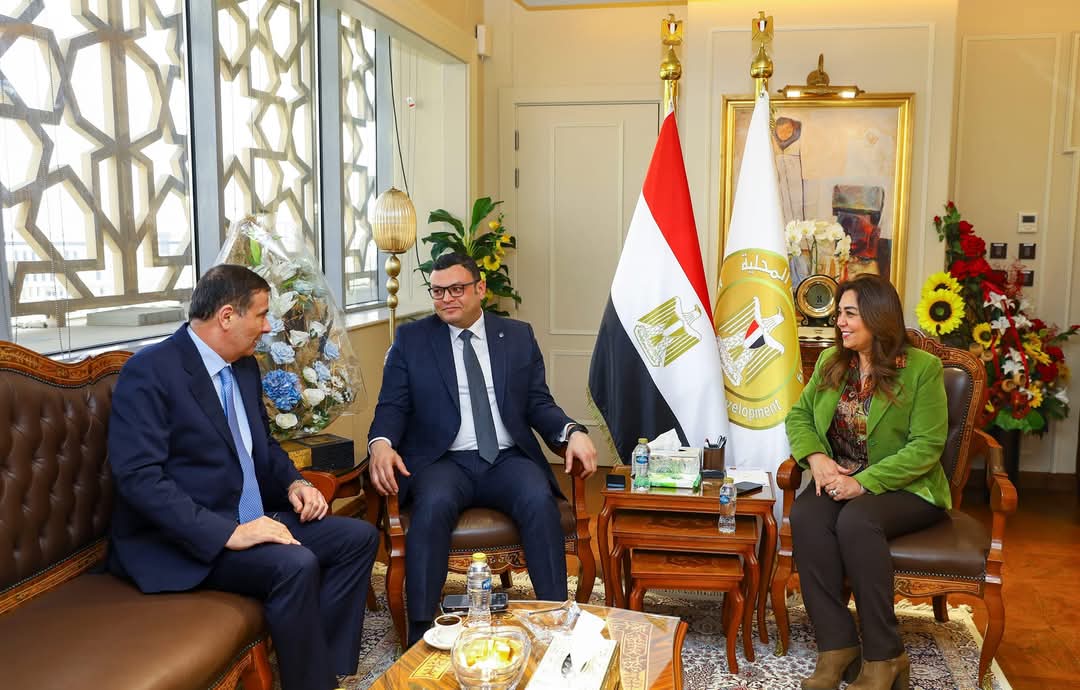 وزراء التنمية المحلية والإسكان والزراعة يتابعون مع المحافظين جهود التصدى للتعديات على الأراضى الزراعية