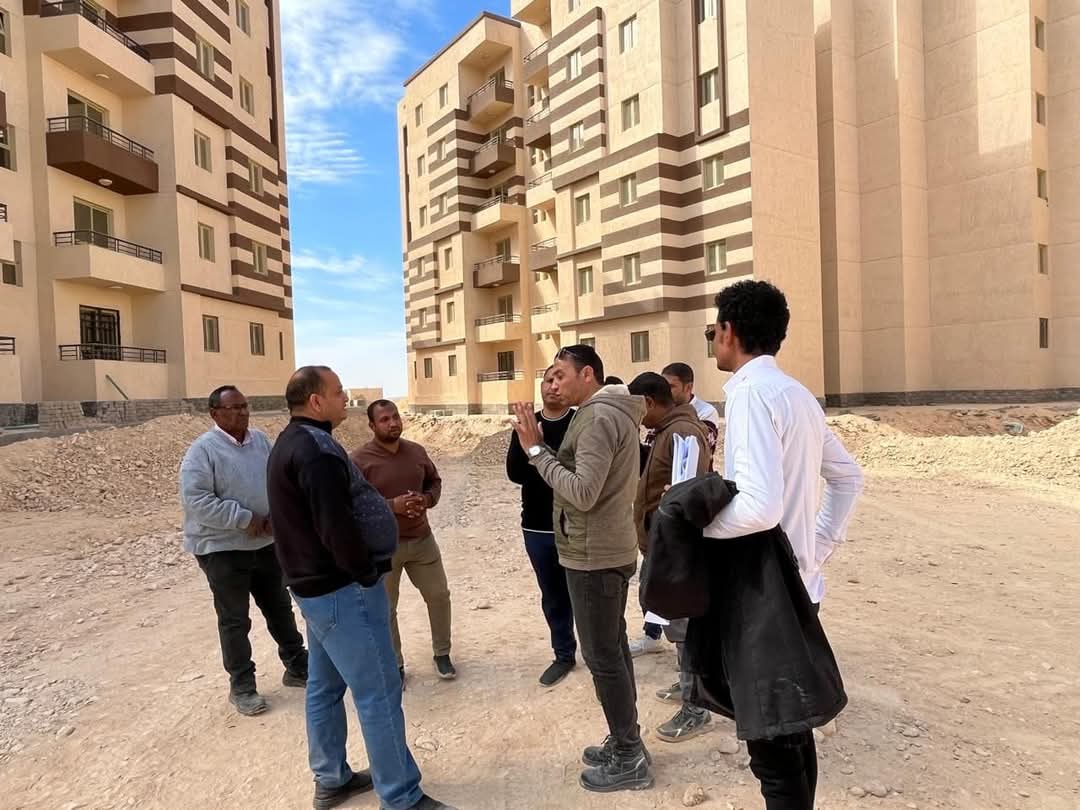 وزير الإسكان: جارٍ الانتهاء من تنفيذ وحدات "سكن لكل المصريين" ونادٍ رياضى بقنا الجديدة 