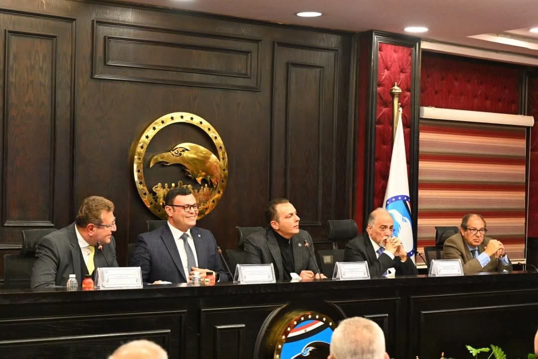 وزير الإسكان يلتقى مع عددٍ من أعضاء "النواب والشيوخ" وقيادات حزب مستقبل وطن