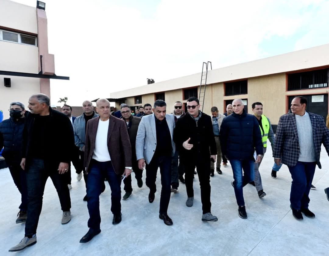 وزير الإسكان يتفقد محطة رفع الصرف الصحى الرئيسية بدمياط الجديدة 