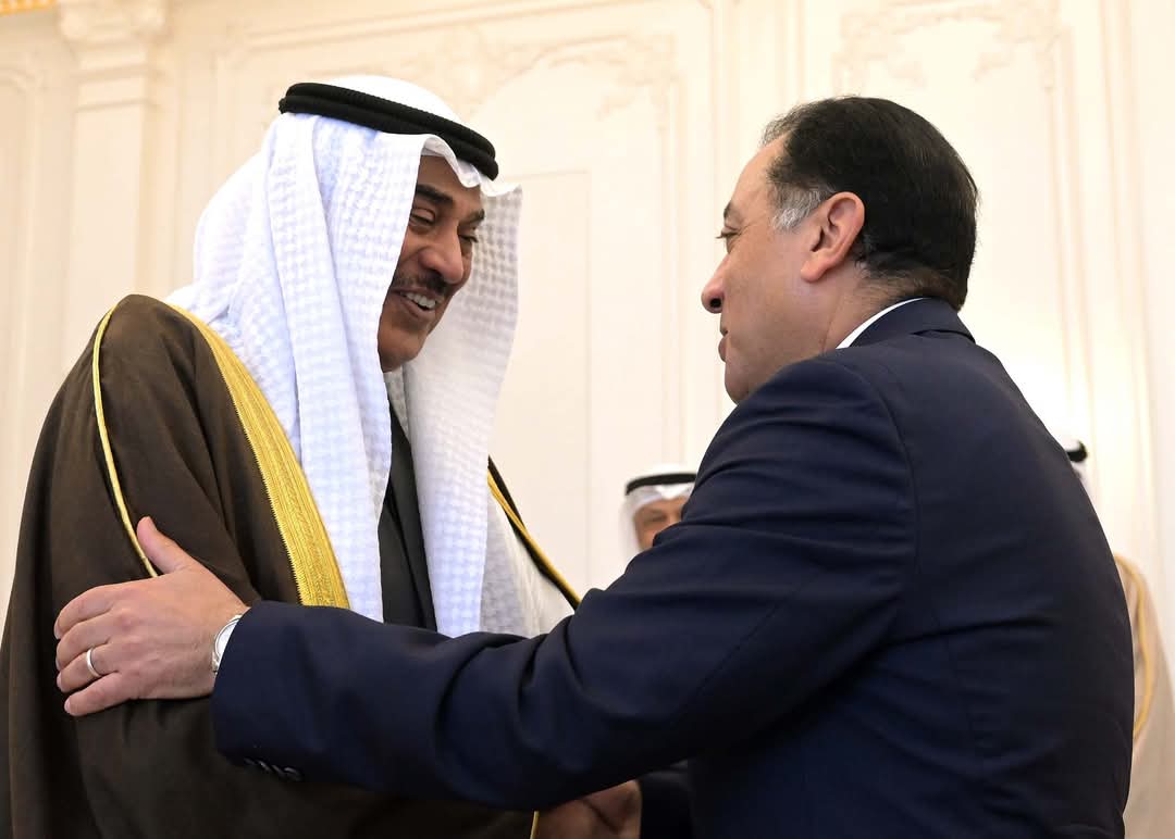 ولى عهد الكويت يبحث مع رئيس الوزراء أوجه التعاون