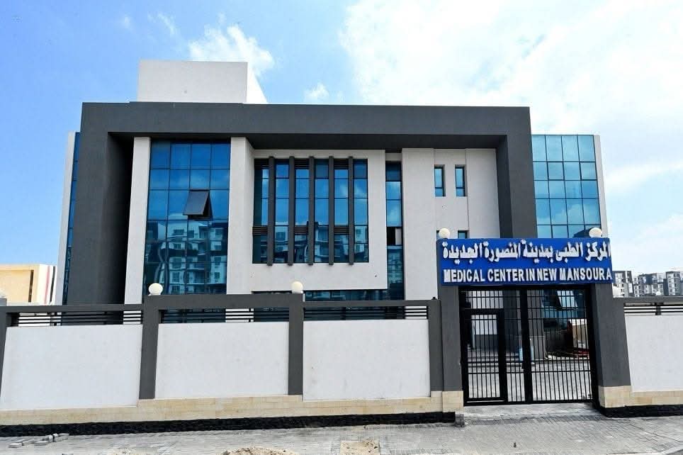 وزير الإسكان يتابع موقف تنفيد وتشغيل الخدمات للمواطنين بالمنصورة الجديدة