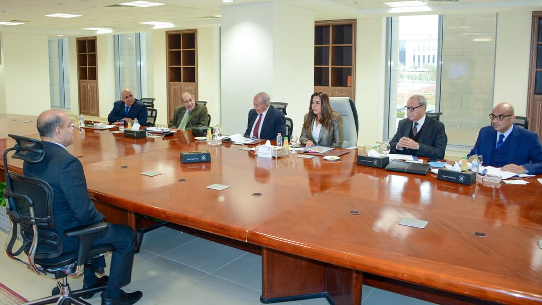 وزيرة التنمية المحلية ترأس اللجنة العليا للقيادات