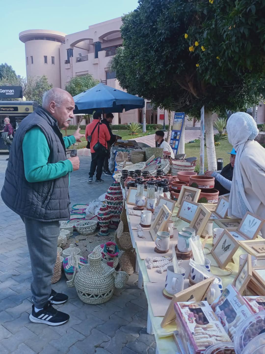 معرض للحرف اليدوية بالفيوم .. في نادي هليوبوليس بالقاهرة