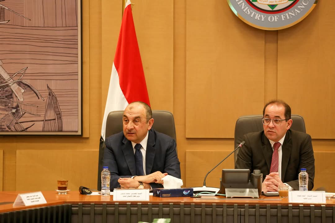 شيمى وكجوك يبحثان فض التشابكات المالية  