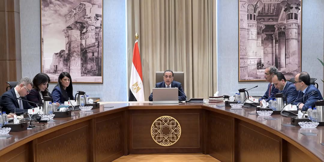 رئيس الوزراء يلتقى أعضاء اللجنة الاستشارية للاقتصاد الرقمى وريادة الأعمال