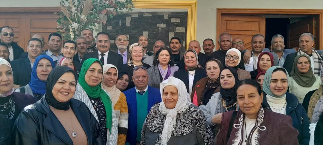 نائبة وزيرة التضامن تشهد اللقاء التشاورى الموسع لعيادات تنمية الأسرة بالمنيا 
