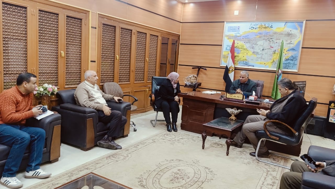 وكيل تعليم الفيوم يناقش خطط ضمان انضباط الدراسة بالفصل الدراسي الثاني