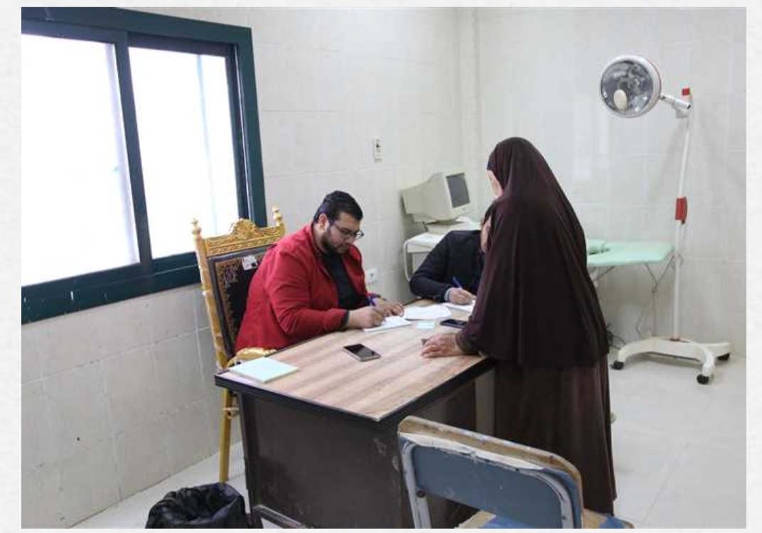 قافلة طبية شاملة بقرية «بريشة» بالتعاون بين جامعة الفيوم ومؤسسة «حياة كريمة»