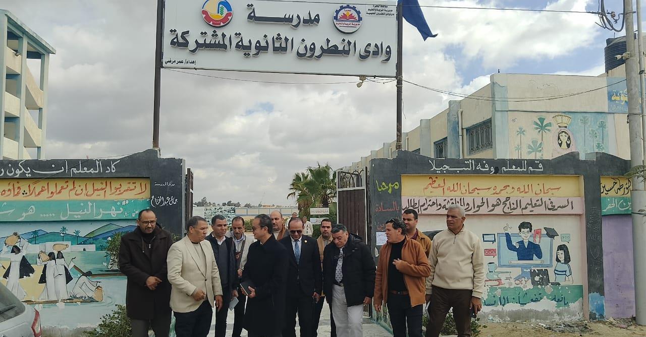 رئيس المركزية للتكنولوجيا والمعلومات .. يتفقد مدارس وادي النطرون