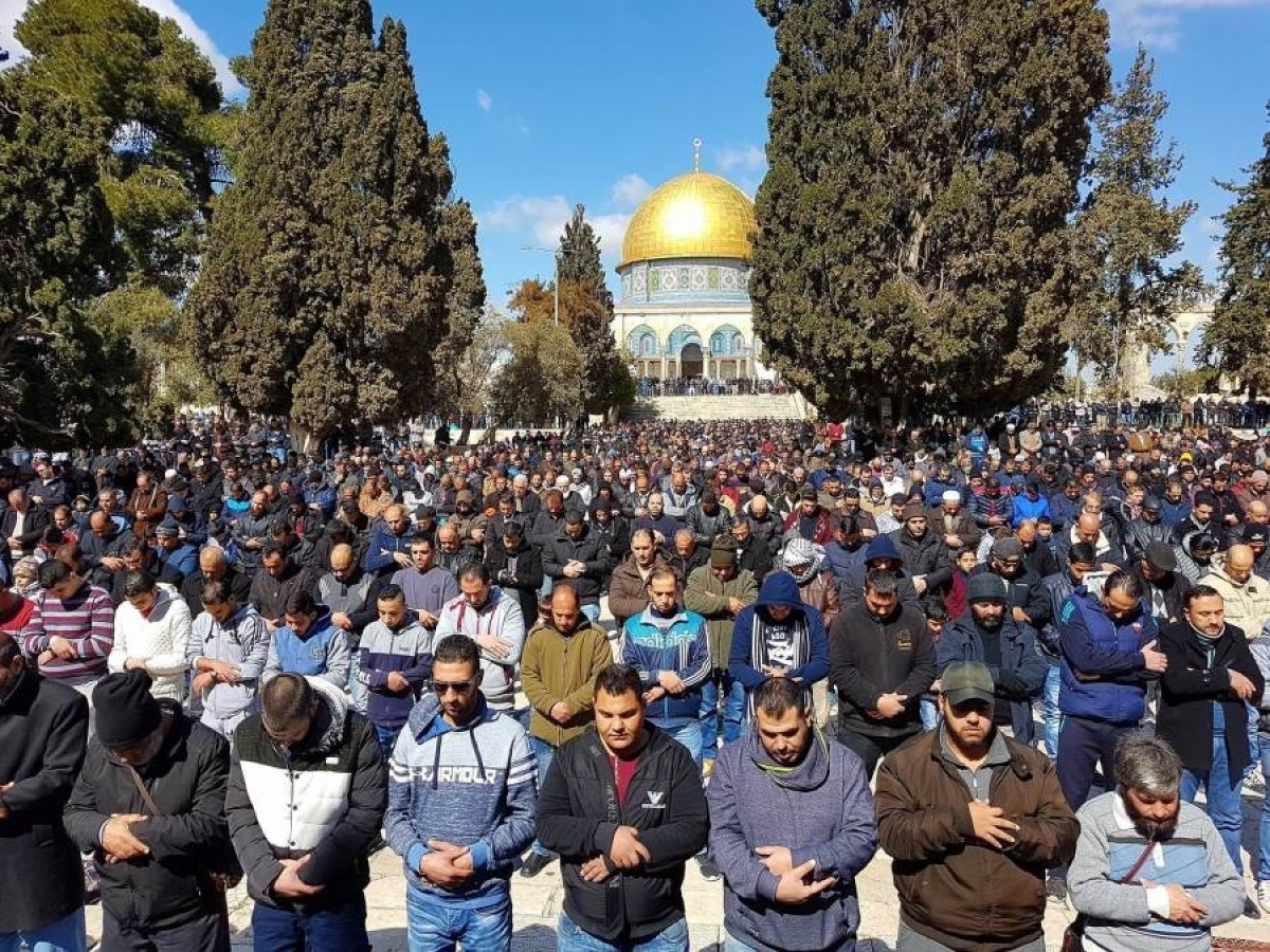30 ألف فلسطيني .. أدوا صلاة الجمعة في المسجد الأقصى
