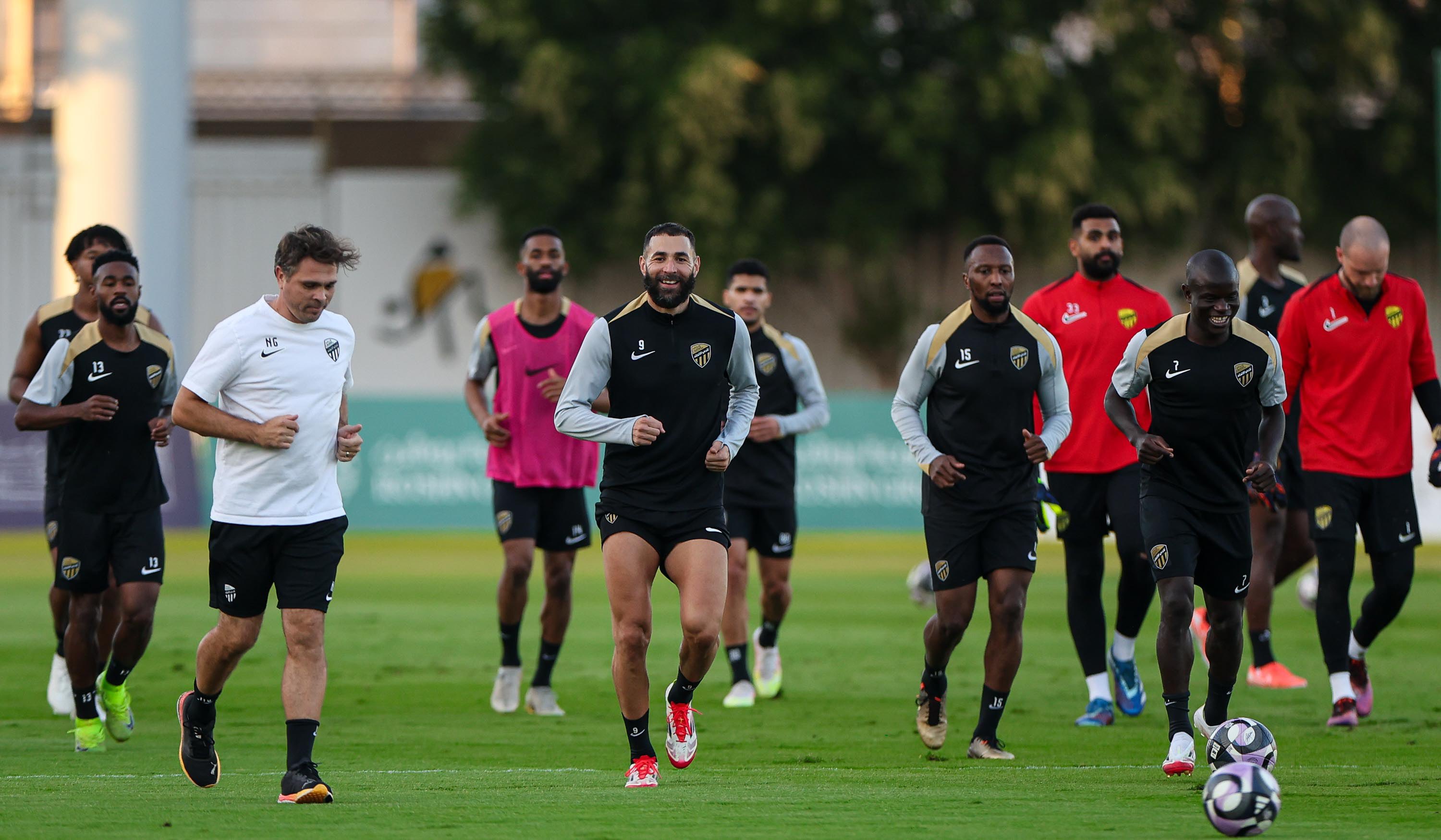 الليلة..كلاسيكو الكرة السعودية.. الهلال والإتحاد