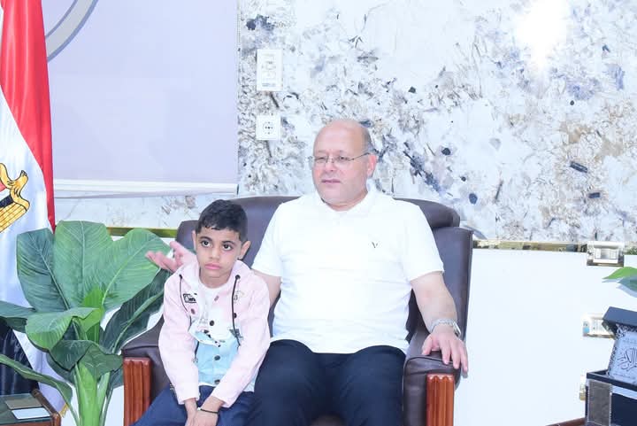 استجابة سريعة لاستغاثة أسرة الطفل يوسف: جامعة سوهاج توفر علاجه بالمستشفيات الجامعية