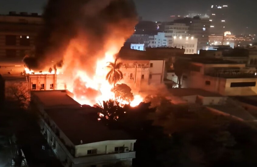 حريق هائل بالأكشاك المجاورة لمبانى العلاج الحر والمعامل المركزية.. ووزير الصحة يتابع