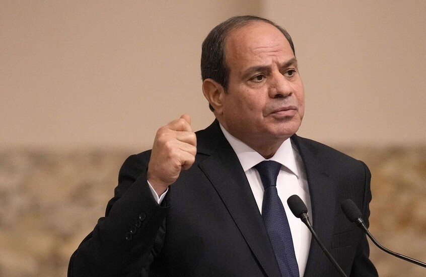 الرئيس: الجيش والشرطة الركيزة الأساسية للدولة فى الظروف الإستثنائية