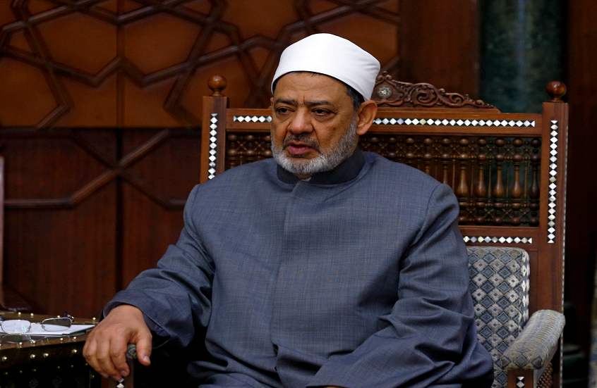 إصابة الإمام الأكبر بوعكة صحية.. والأزهر يطمئن محبيه