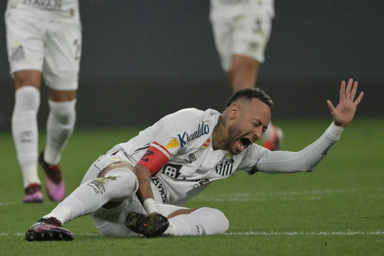 نيمار يواجه انتكاسة جديدة تبعده عن منتخب البرازيل