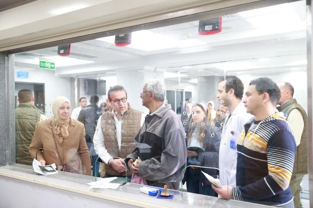 وزير الصحة يتفقد مستشفى المقطم للتأمين الصحى ويحيل المتغيبين للتحقيق
