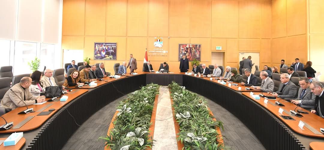 وزير الإسكان يبحث مع أعضاء "النواب والشيوخ"مطالب دوائرهم الانتخابية
