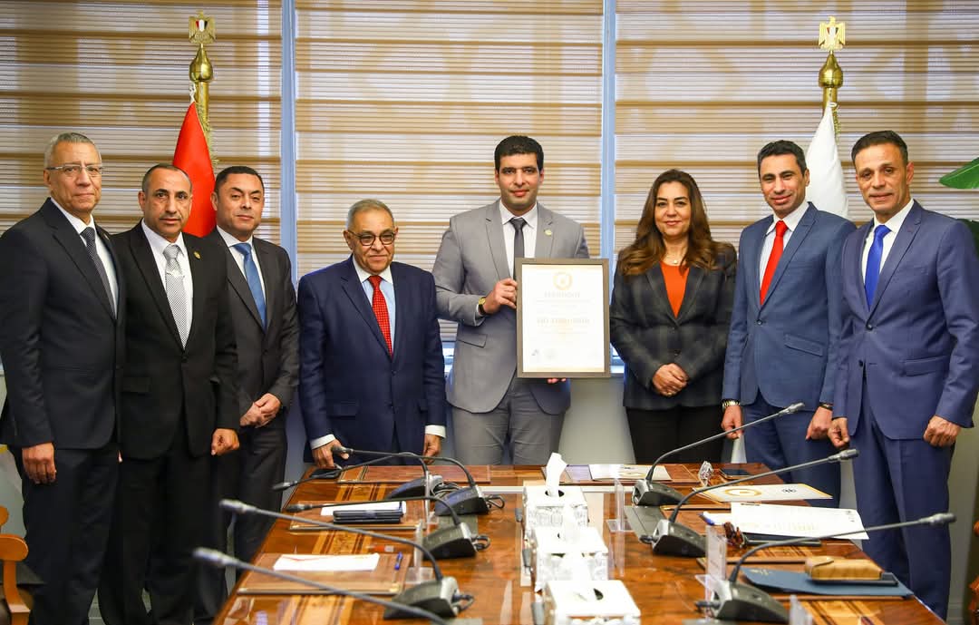تكريم قيادات مركز التنمية المحلية بسقارة
